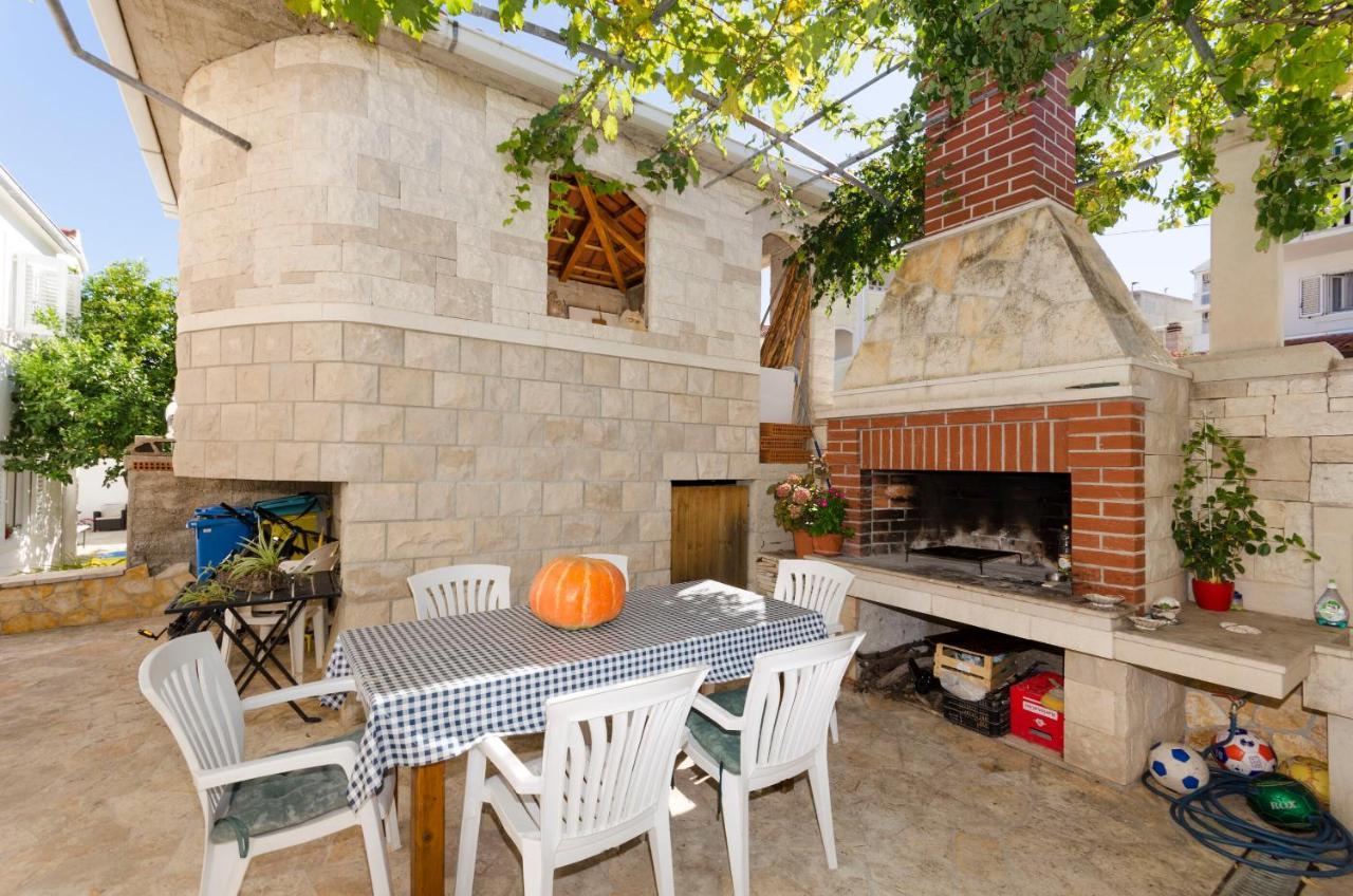 Apartments Silvana Supetar Εξωτερικό φωτογραφία