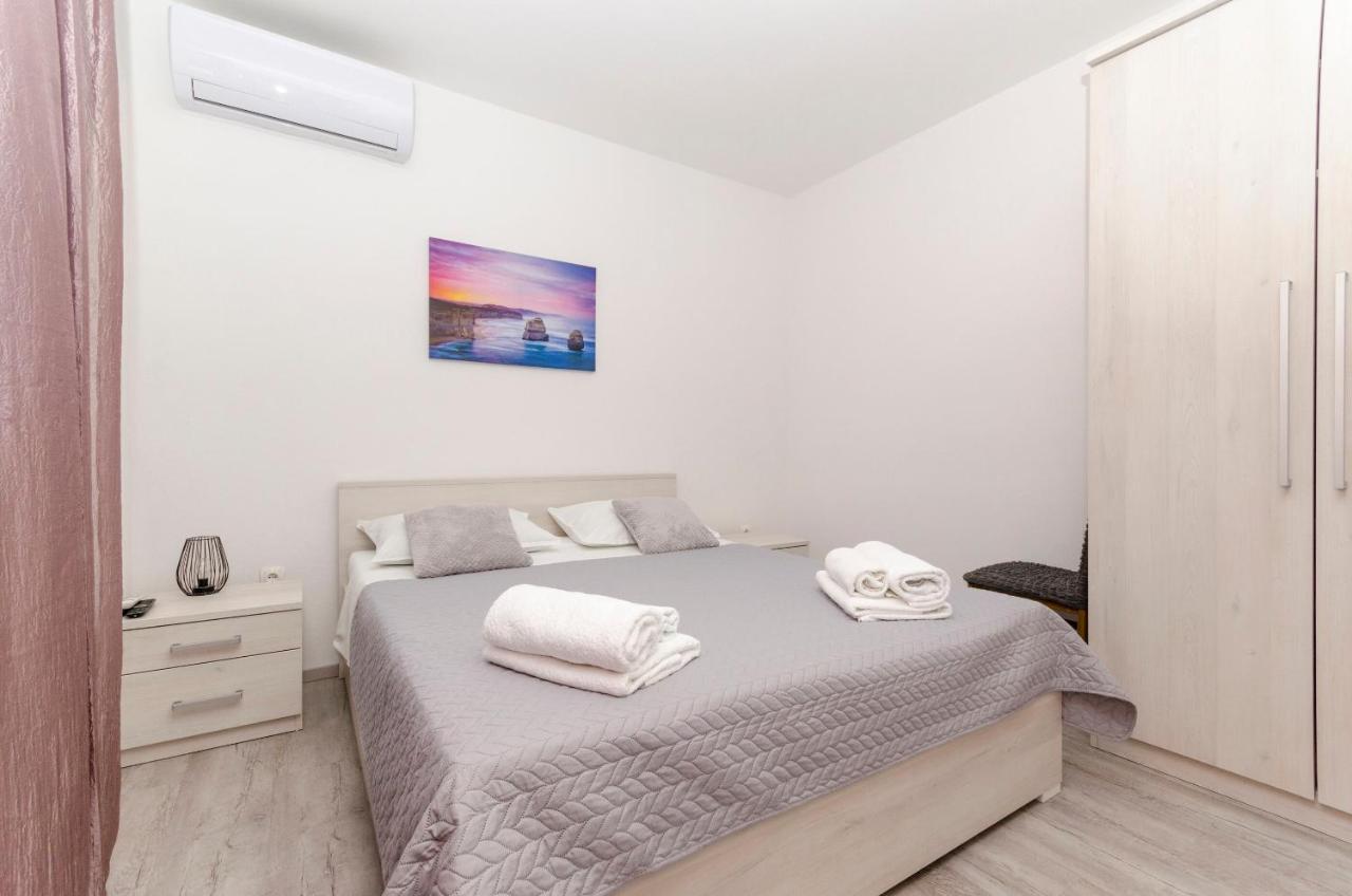 Apartments Silvana Supetar Εξωτερικό φωτογραφία
