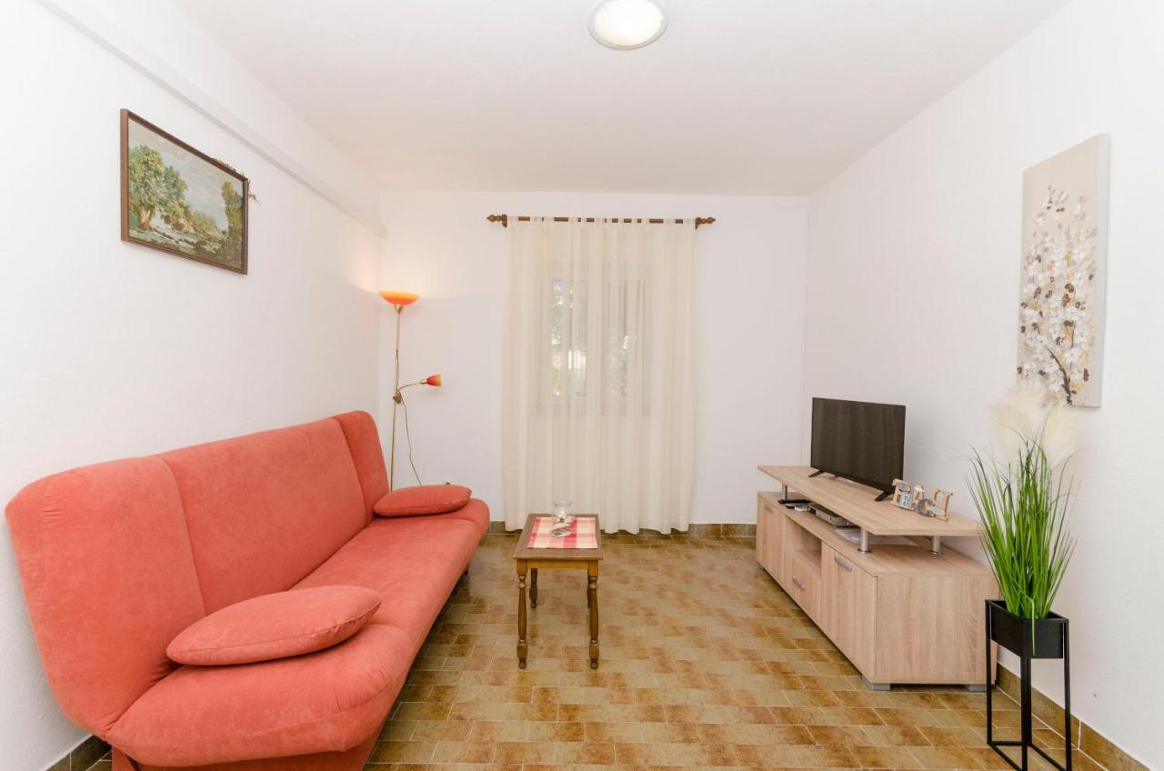 Apartments Silvana Supetar Εξωτερικό φωτογραφία