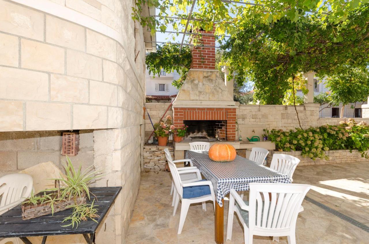 Apartments Silvana Supetar Εξωτερικό φωτογραφία
