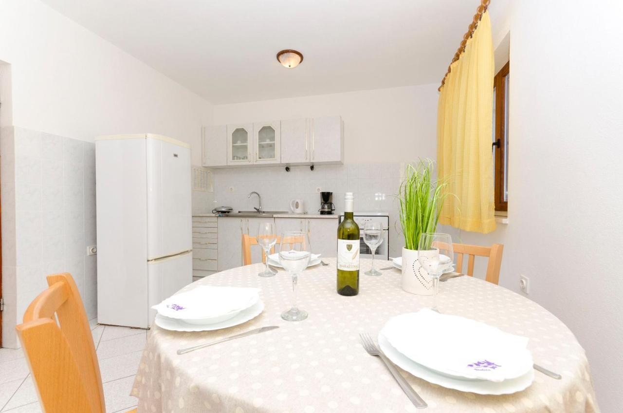 Apartments Silvana Supetar Εξωτερικό φωτογραφία