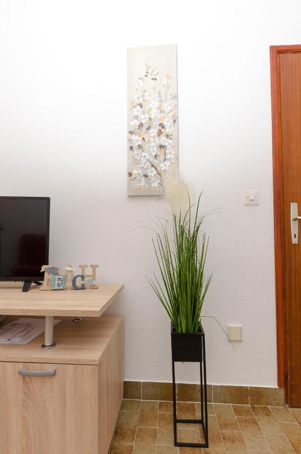 Apartments Silvana Supetar Εξωτερικό φωτογραφία