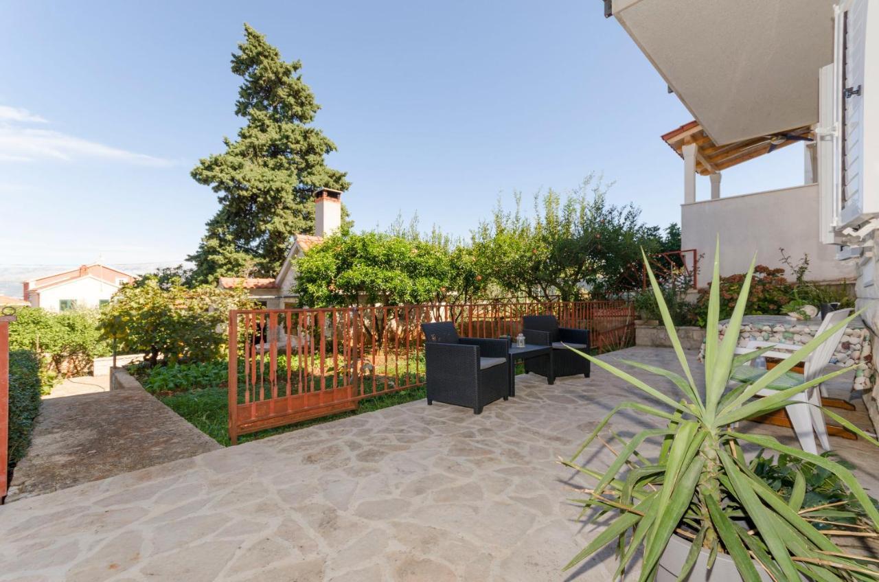 Apartments Silvana Supetar Εξωτερικό φωτογραφία