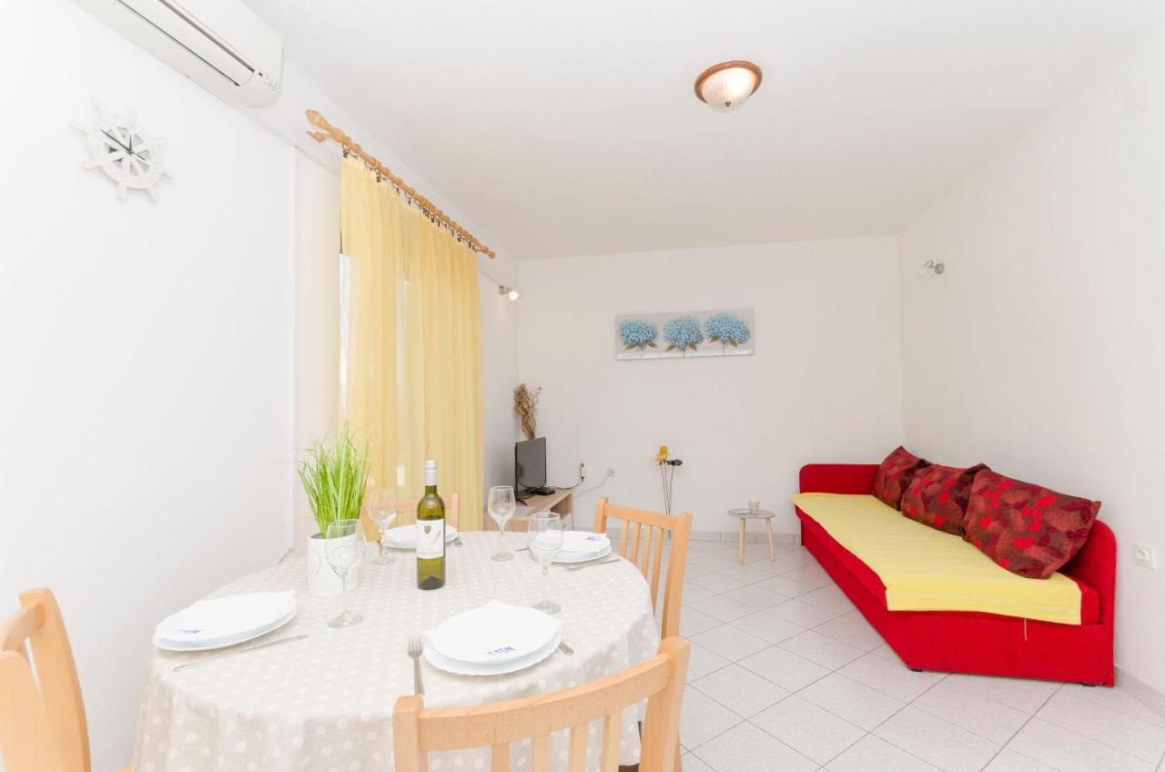 Apartments Silvana Supetar Εξωτερικό φωτογραφία