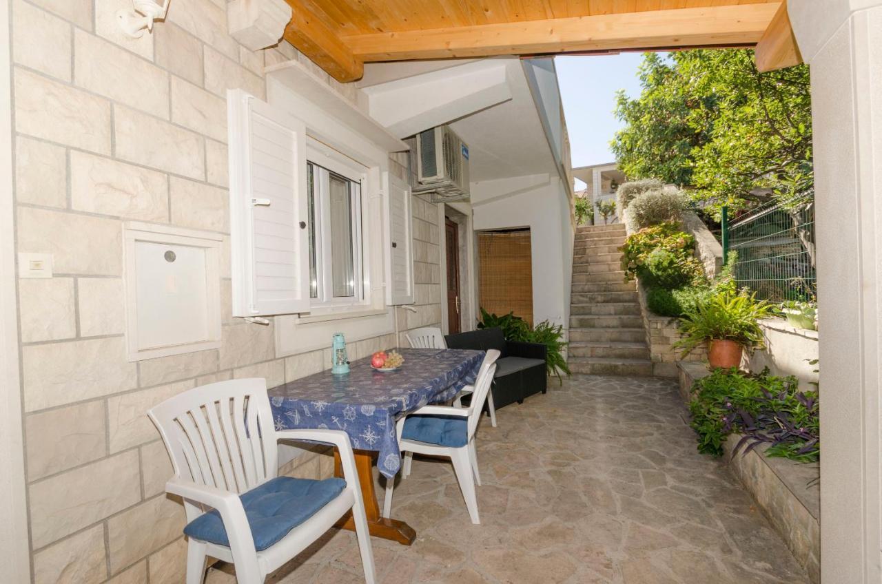 Apartments Silvana Supetar Εξωτερικό φωτογραφία