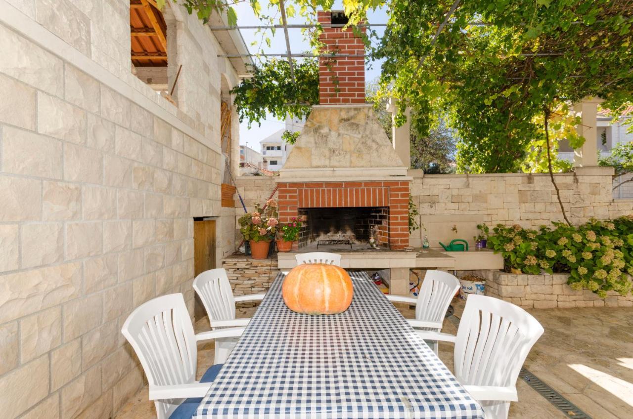 Apartments Silvana Supetar Εξωτερικό φωτογραφία