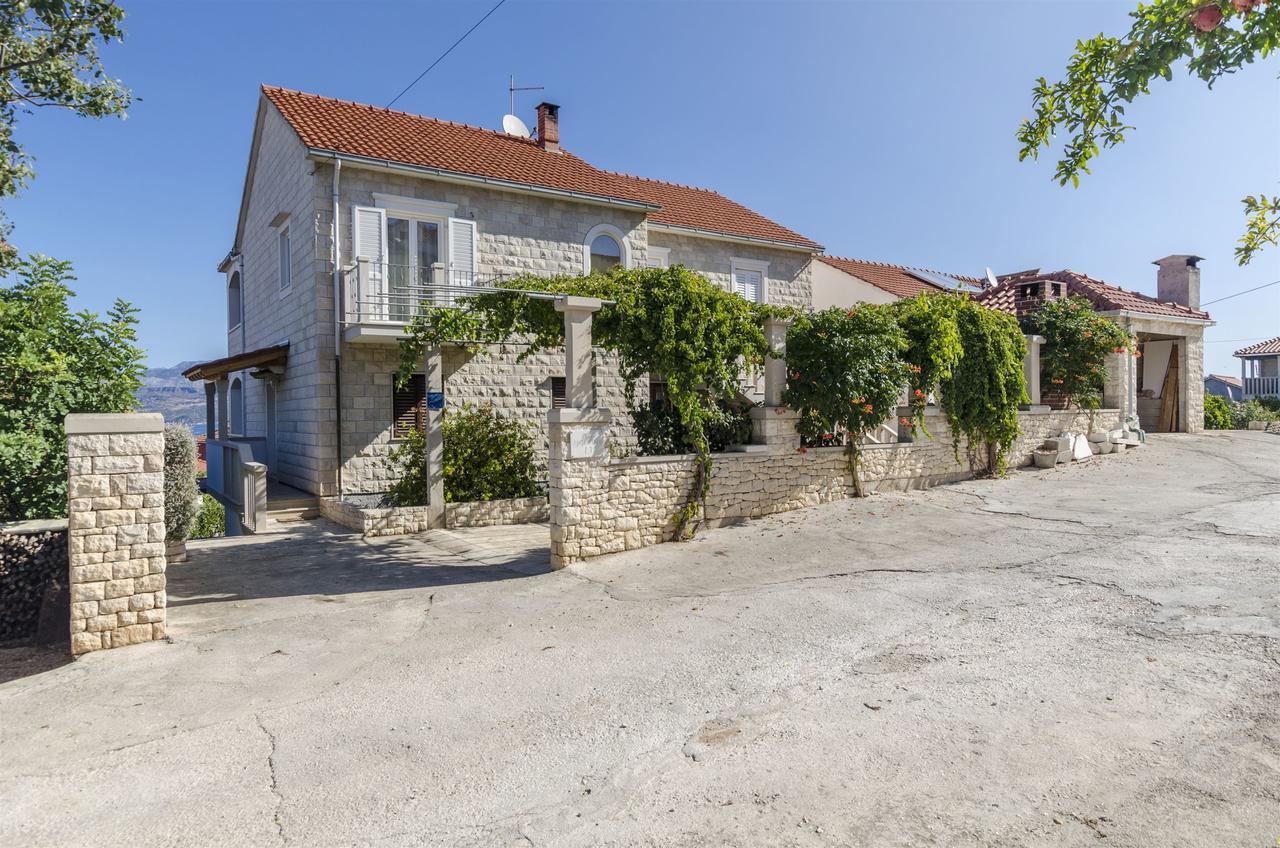 Apartments Silvana Supetar Εξωτερικό φωτογραφία